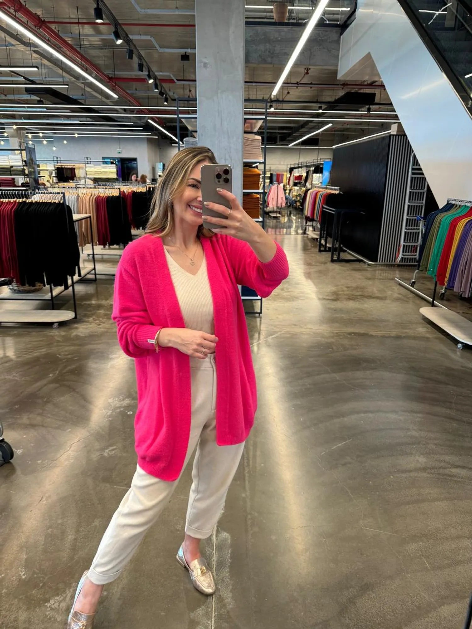 Casaco Alongado com Bolso 100% Fio Pluma 10243 - Tricô Pink