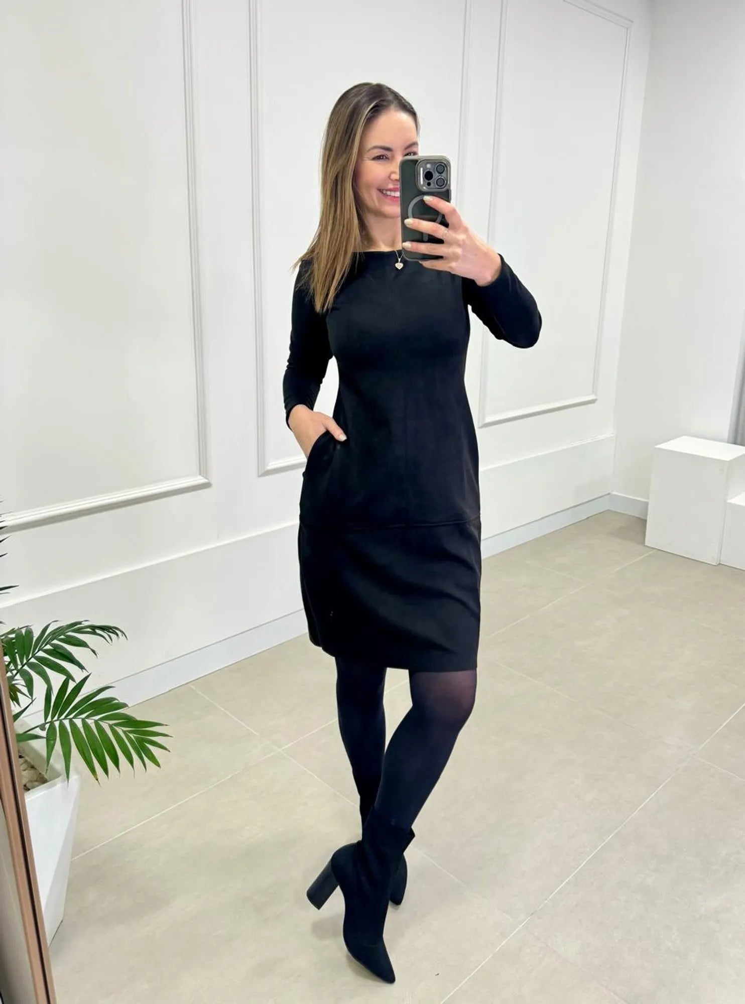 Vestido Suede com Bolso e Pesponto - Tricô Azul Marinho